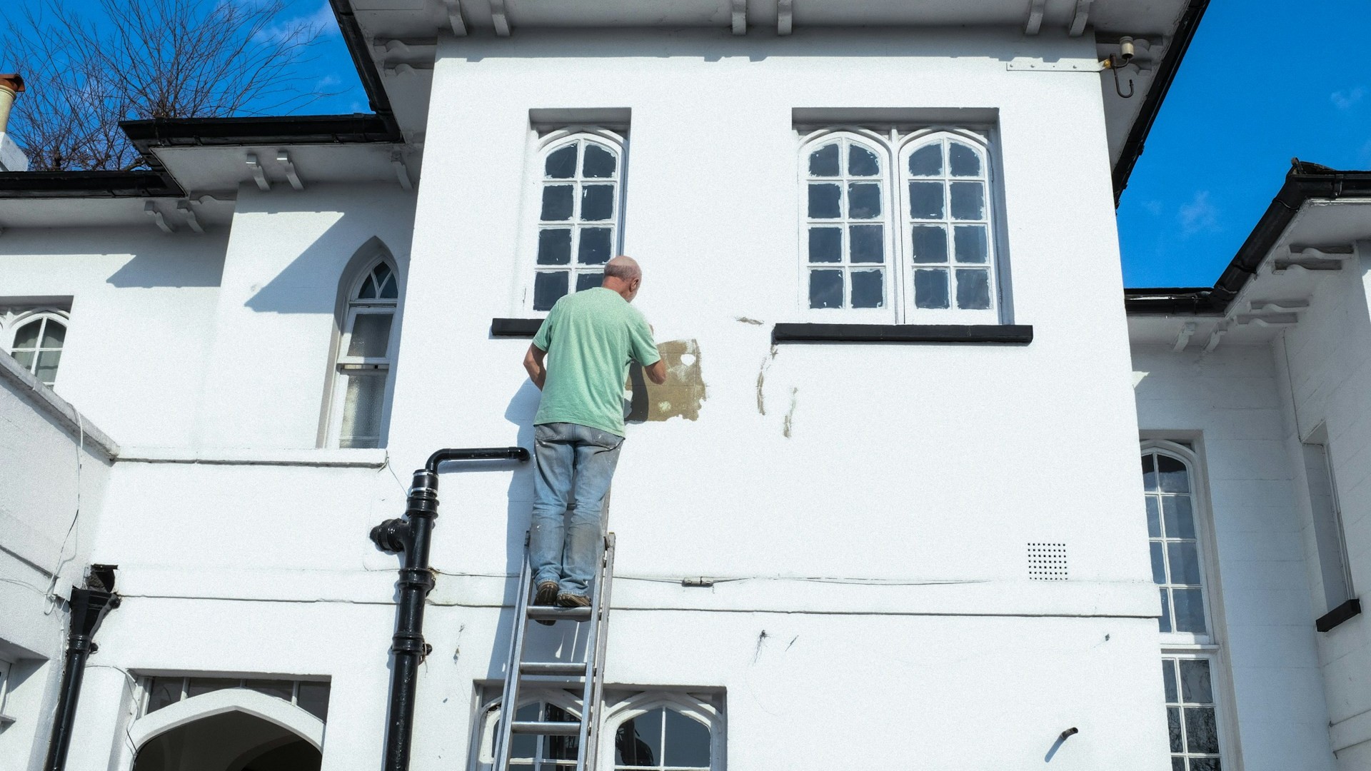 Offertes vergelijken voor schilderwerk: zo kijk je verder dan prijs